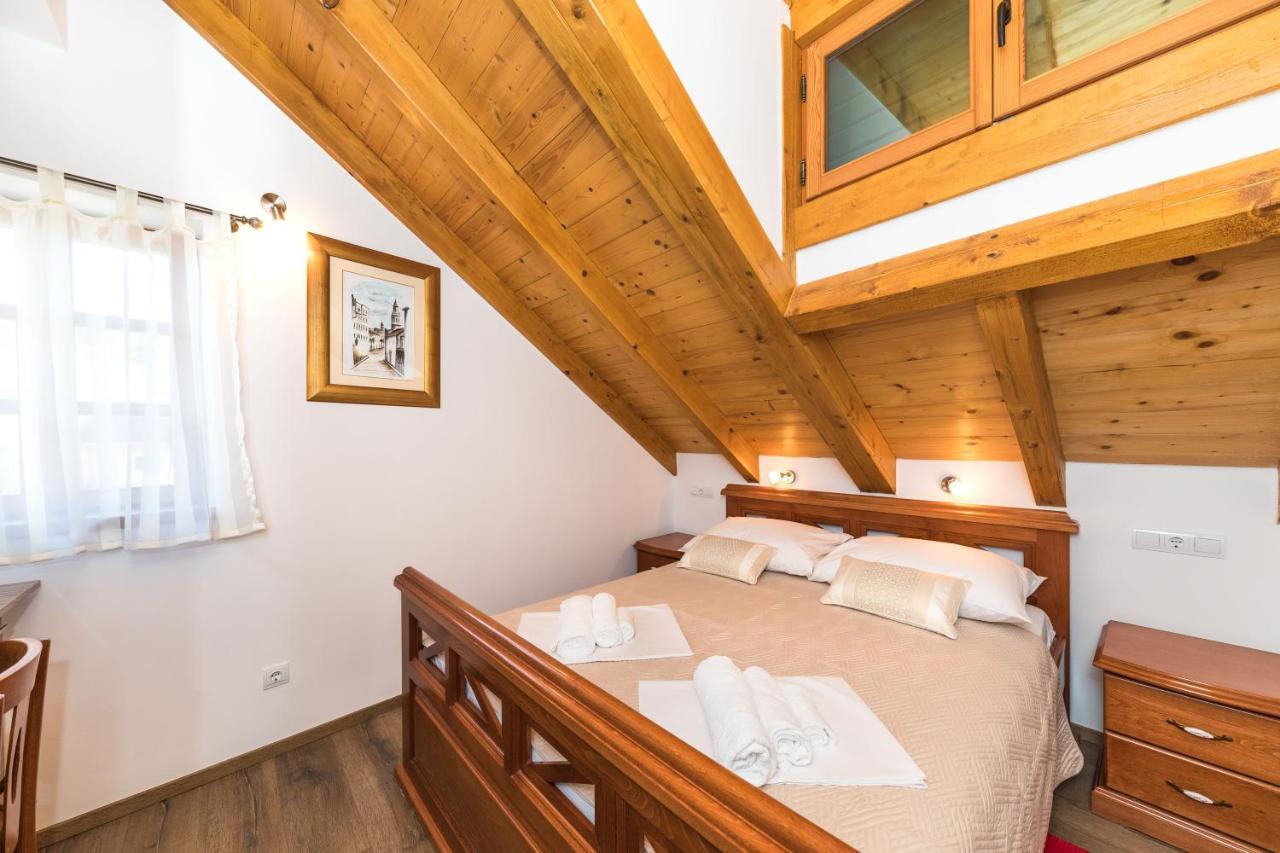 Guesthouse Perla Varoš II Split Extérieur photo