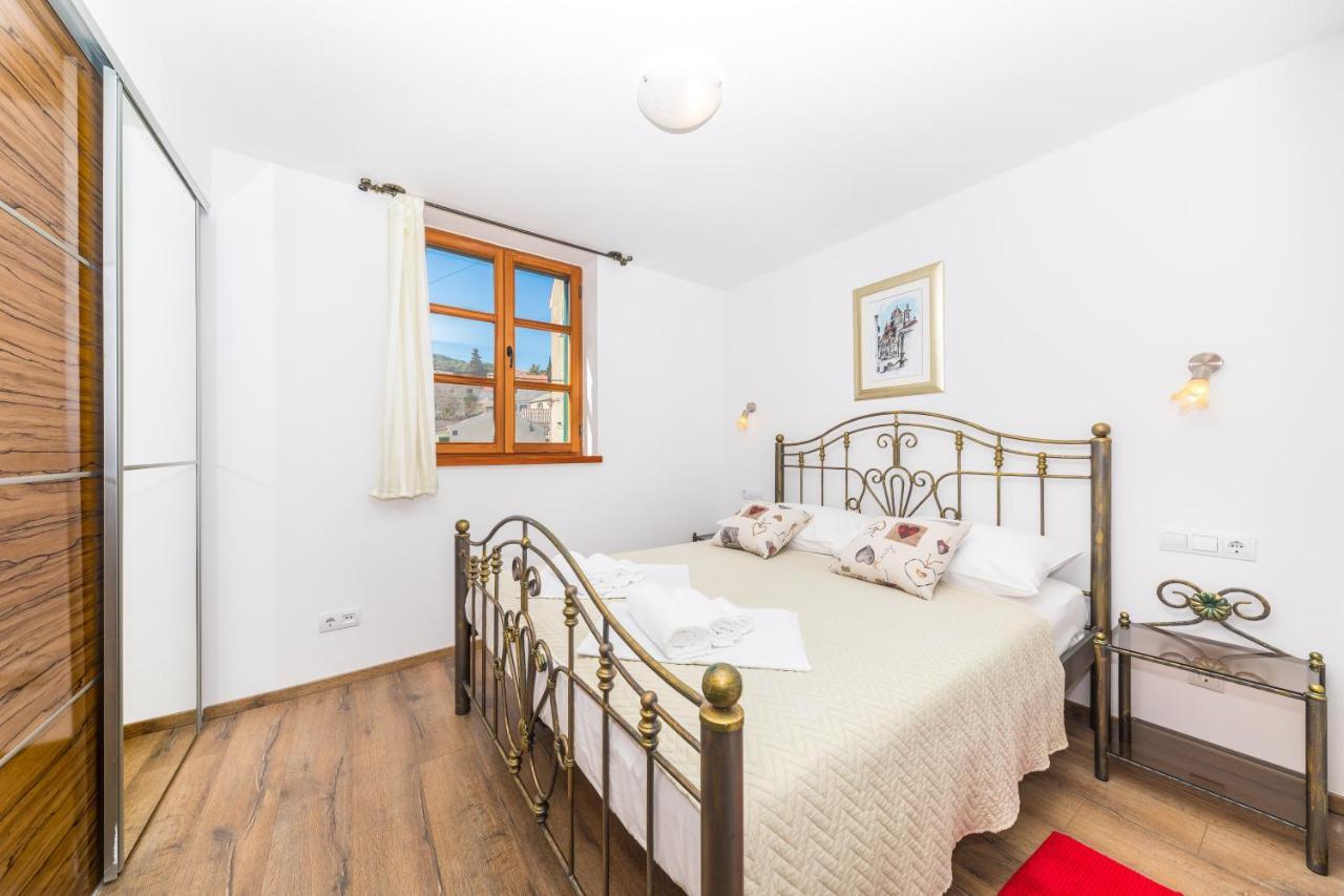Guesthouse Perla Varoš II Split Extérieur photo