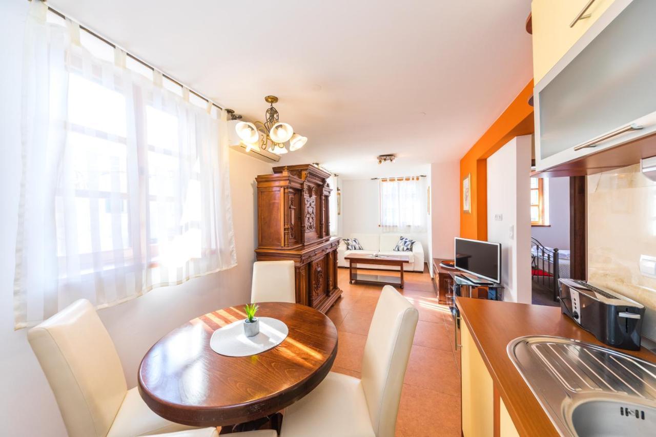Guesthouse Perla Varoš II Split Extérieur photo