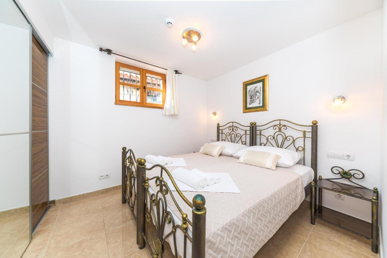 Guesthouse Perla Varoš II Split Extérieur photo