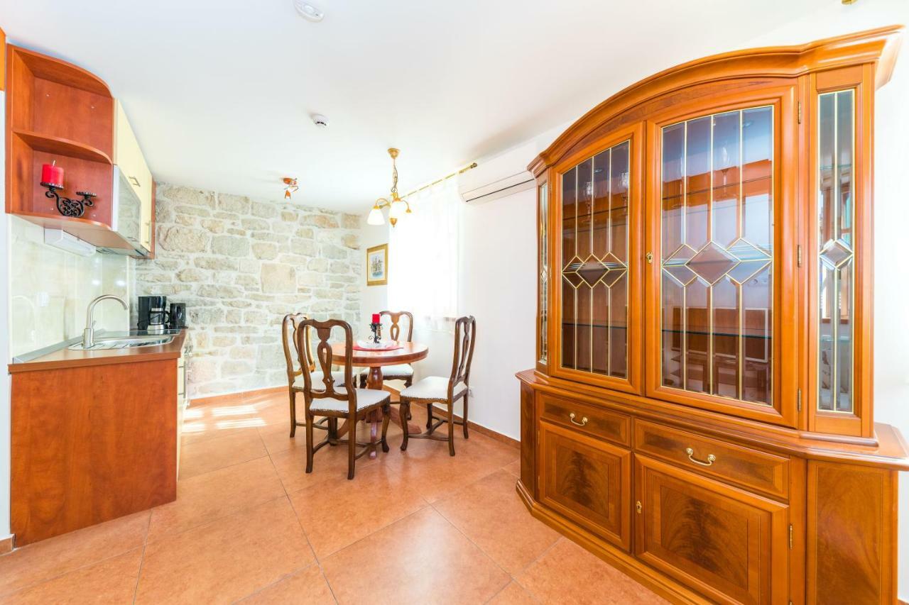 Guesthouse Perla Varoš II Split Extérieur photo